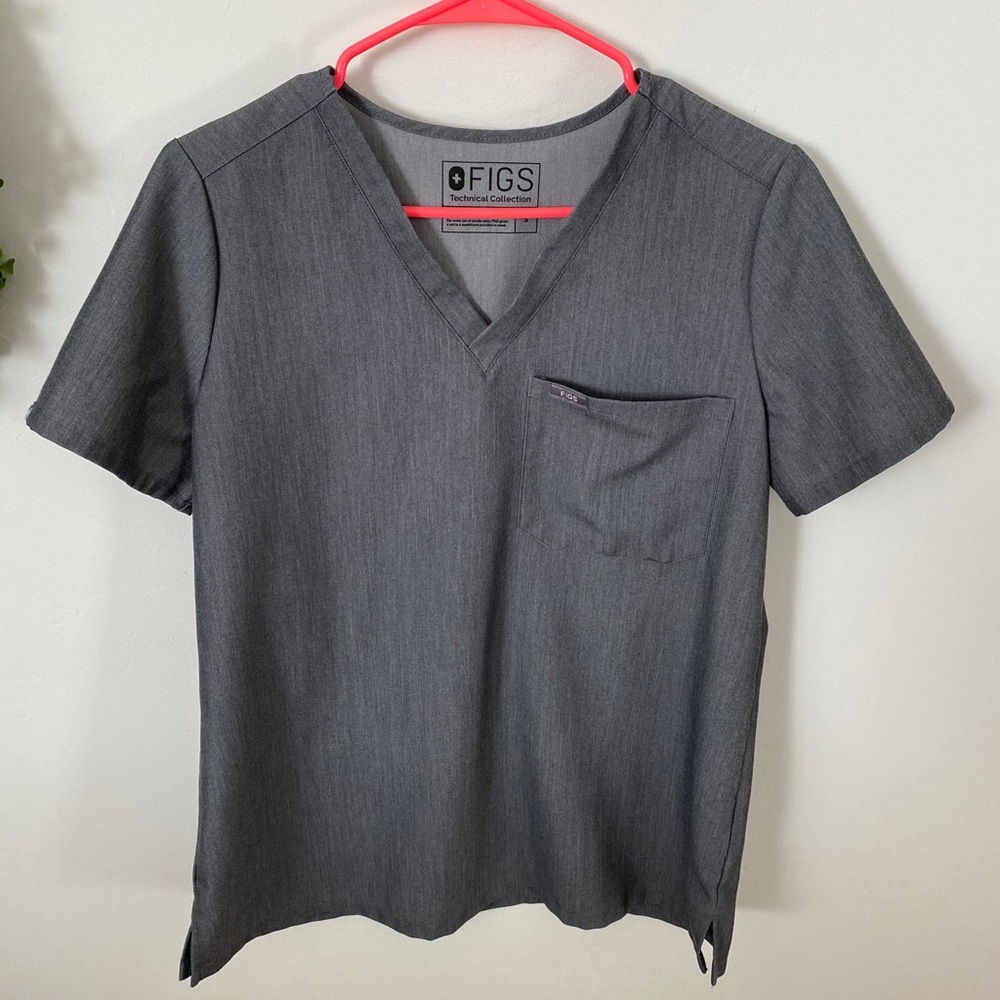 Catarina one pocket scrub top